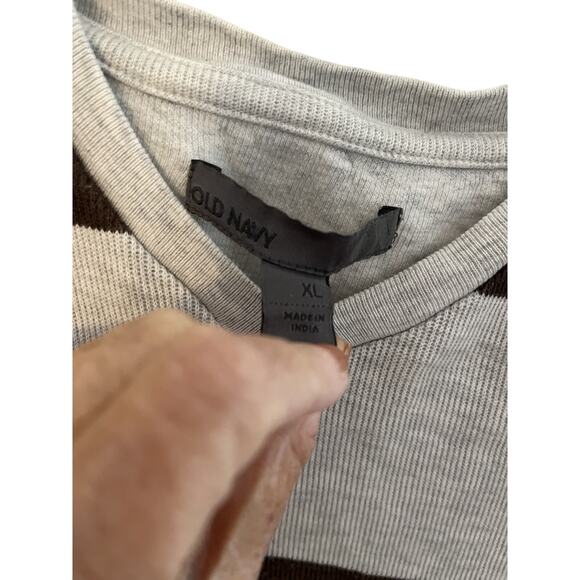 Old Navy Mens XL Rugby Style Shirt Cotton V Neck Pullover Preppy Sporty - Picture 2 of 5